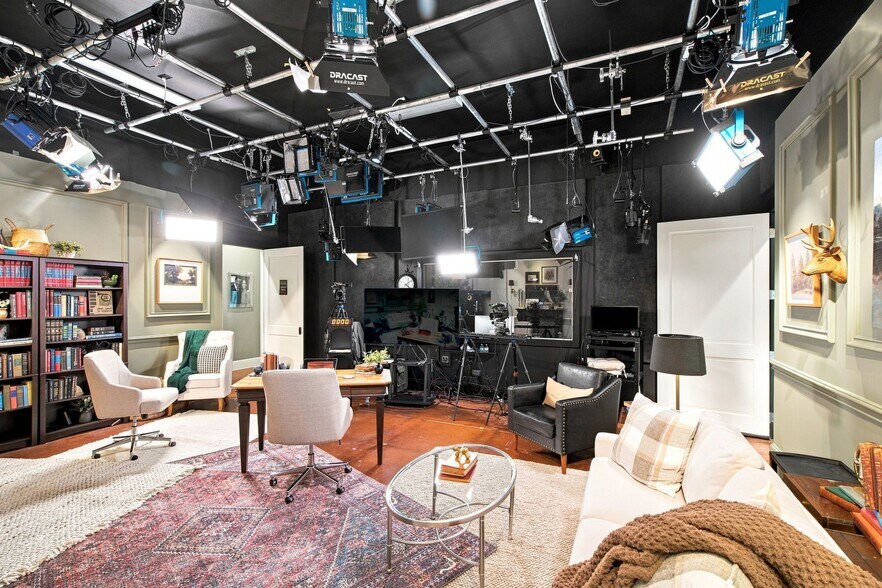 More Photos Of 642 Stoneglen Dr, Keller Office For Sale