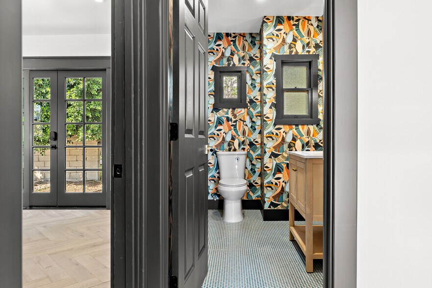 More Photos Of 1204 N Ross St, Santa Ana Office For Lease