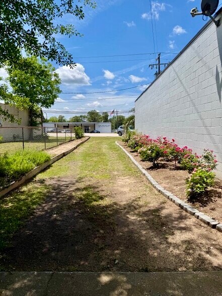 More Photos Of 224 N Main St, Spring Lake Medical For Sale