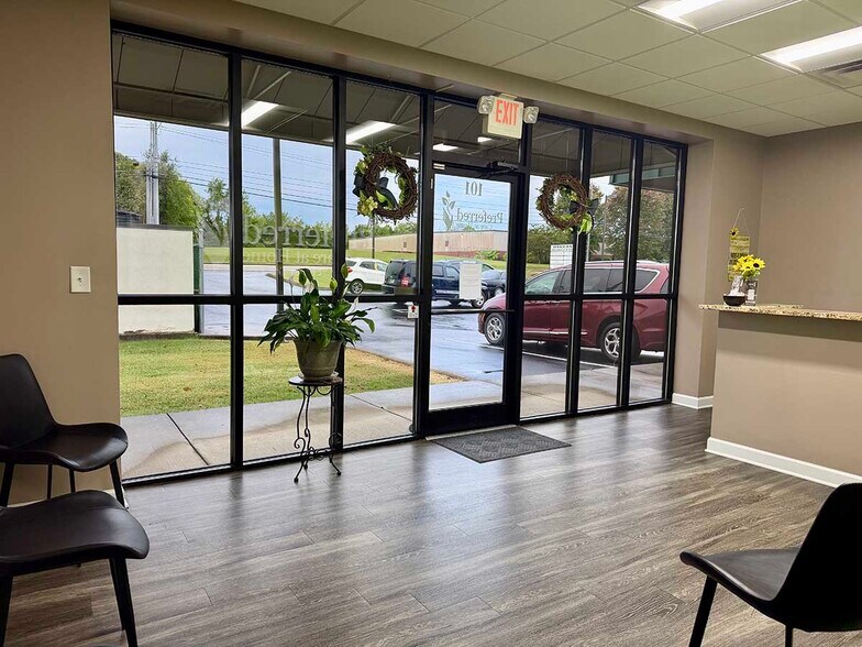 More Photos Of 2726 E Oakland Ave, Johnson City Office Residential For Sale