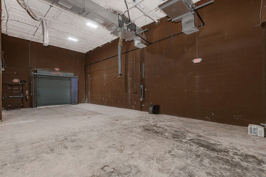 More Photos Of 3650 Coral Ridge Dr, Coral Springs Light Manufacturing For Sale