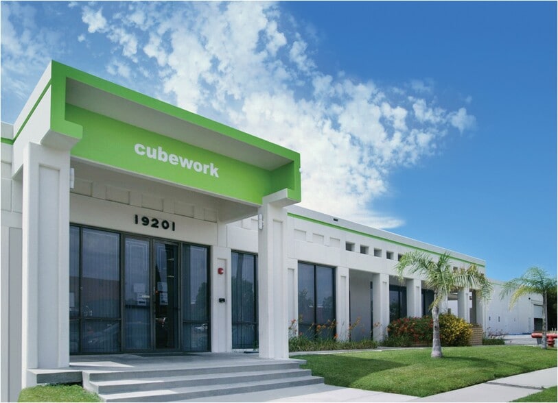 More Photos Of 19201 S Reyes Ave, East Rancho Dominguez Warehouse For Lease