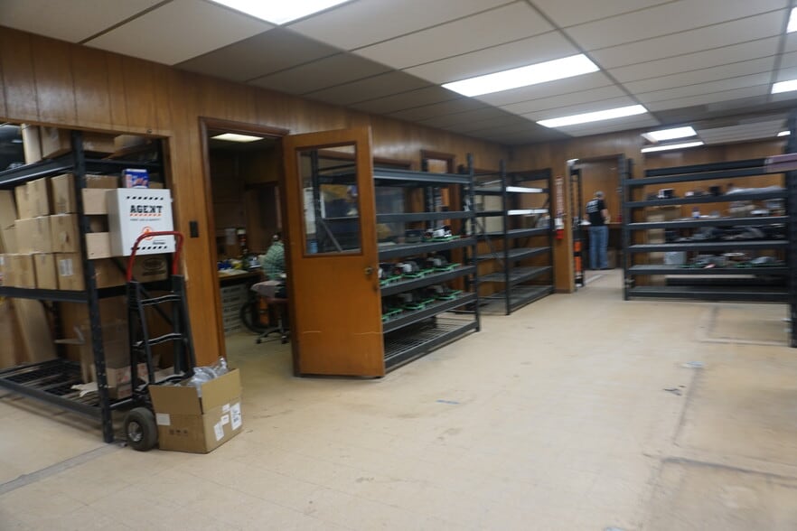 More Photos Of 3605 N Davis Hwy, Pensacola Warehouse For Sale