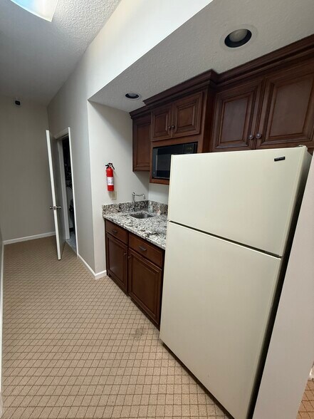 More Photos Of 7601 Waters Ave, Savannah Coworking Space