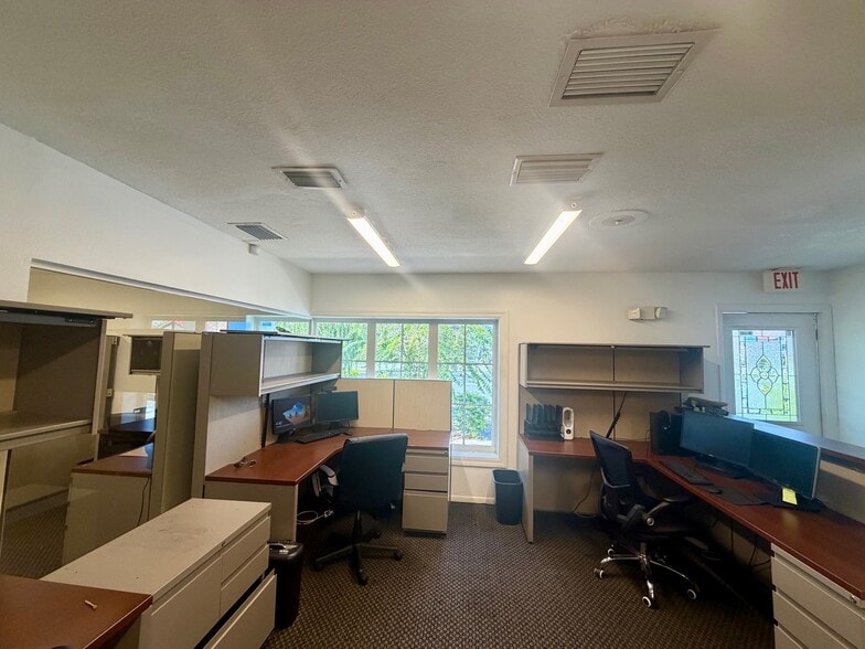 More Photos Of 28960 US Highway 19 N, Clearwater Medical For Sale