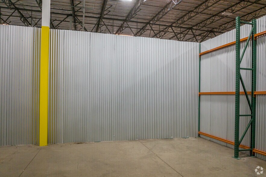 More Photos Of 250 Vista Blvd, Sparks Warehouse For Lease