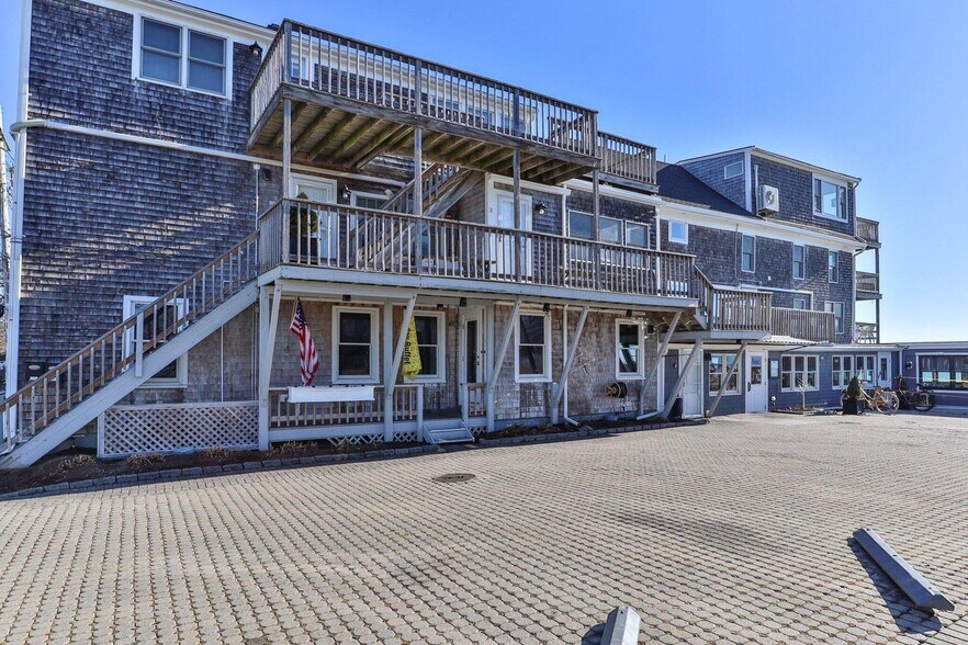 More Photos Of 539 Commercial St, Provincetown Storefront Retail Residential For Sale