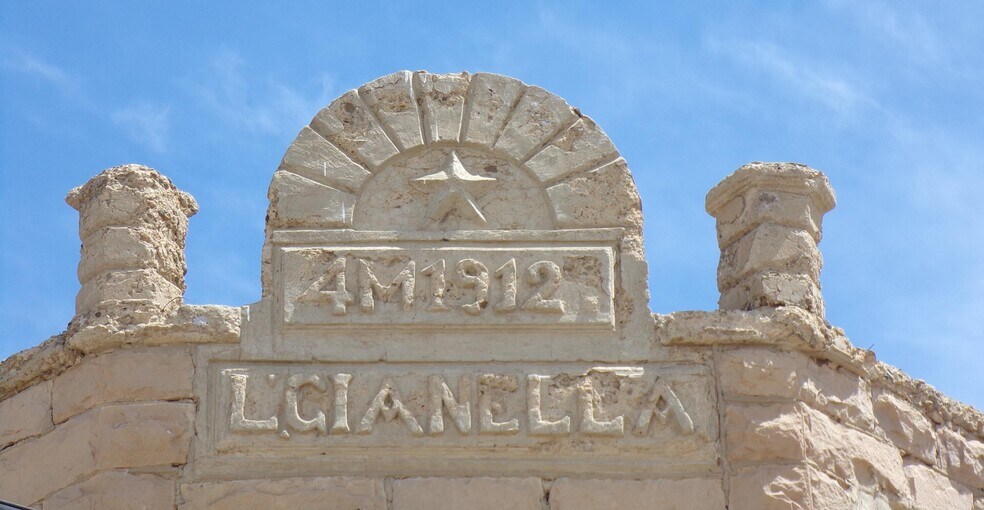 More Photos Of 102 E Main St, Aguilar Specialty For Sale