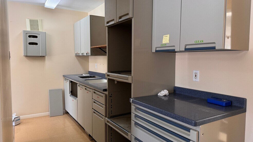 More Photos Of 292 South St, Blue Hill Office For Sale