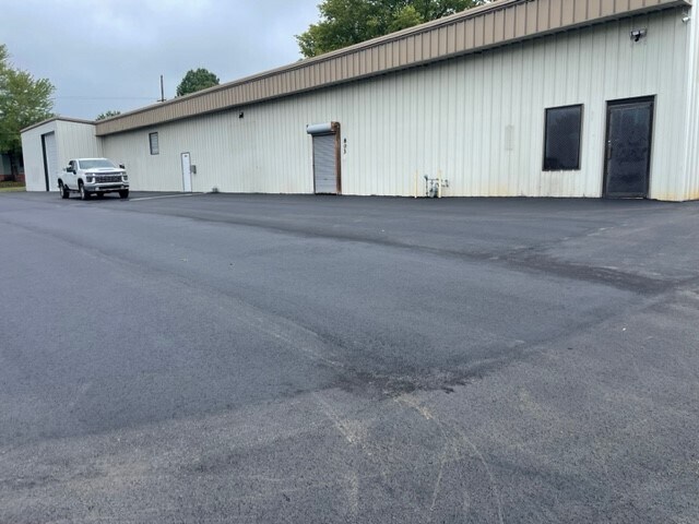 More Photos Of 803 Rickert St, Statesville Warehouse For Sale