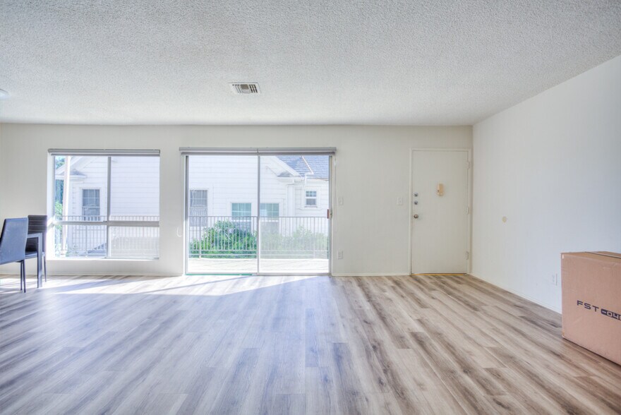 More Photos Of 695 S Norton Ave, Los Angeles Apartments For Sale