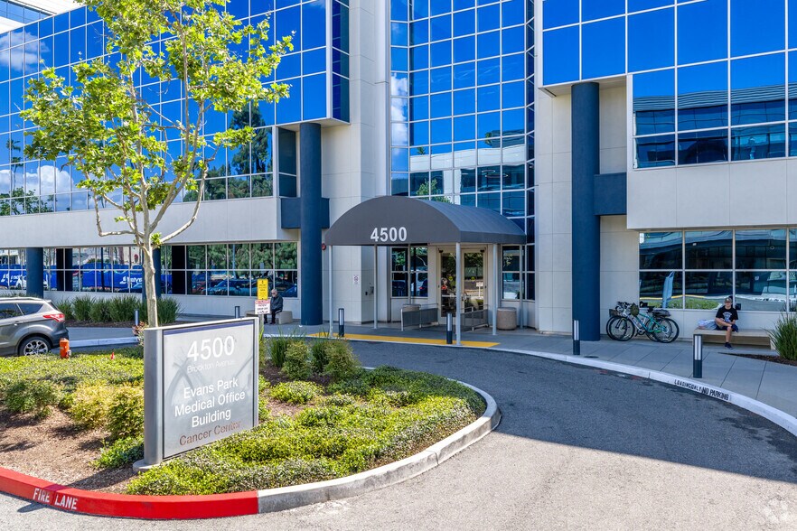 More Photos Of 4510 Brockton Ave, Riverside Unknown For Lease