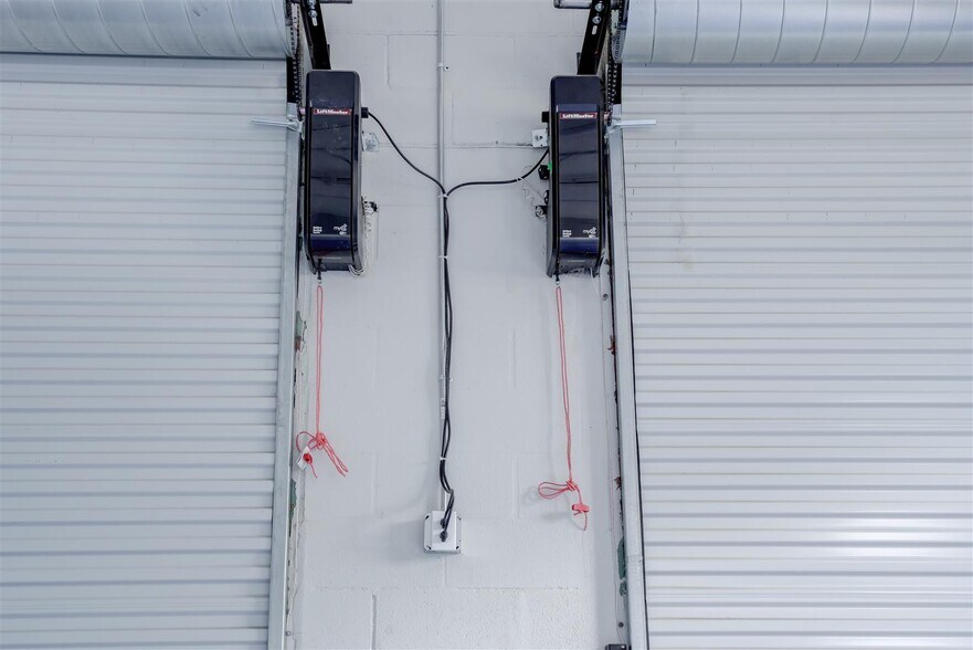 More Photos Of 623 N Richmond Rd, Wharton Auto Repair For Sale