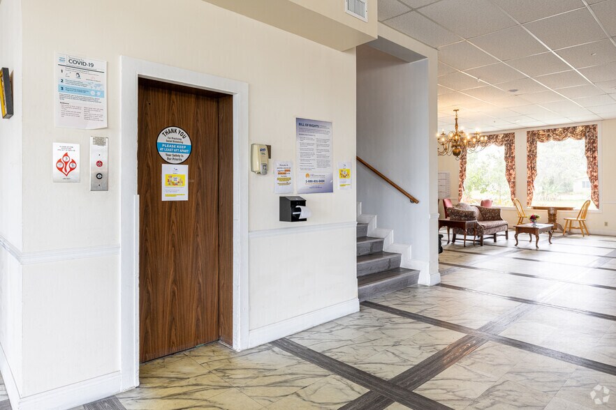 More Photos Of 1189 W River Dr, Margate Assisted Living For Sale