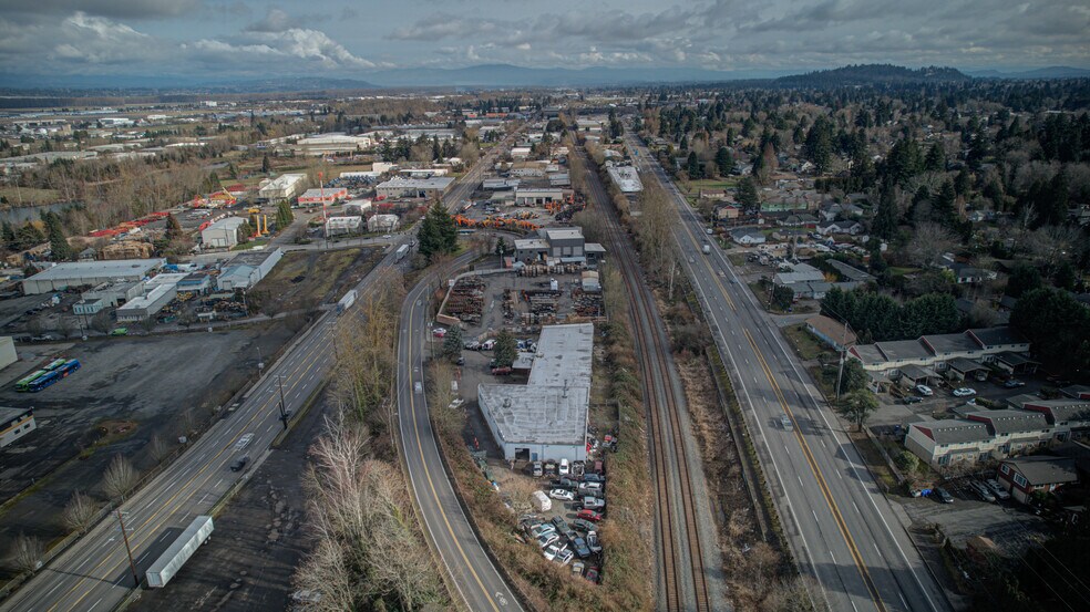 More Photos Of 6514 NE 42nd Ave, Portland Warehouse For Lease