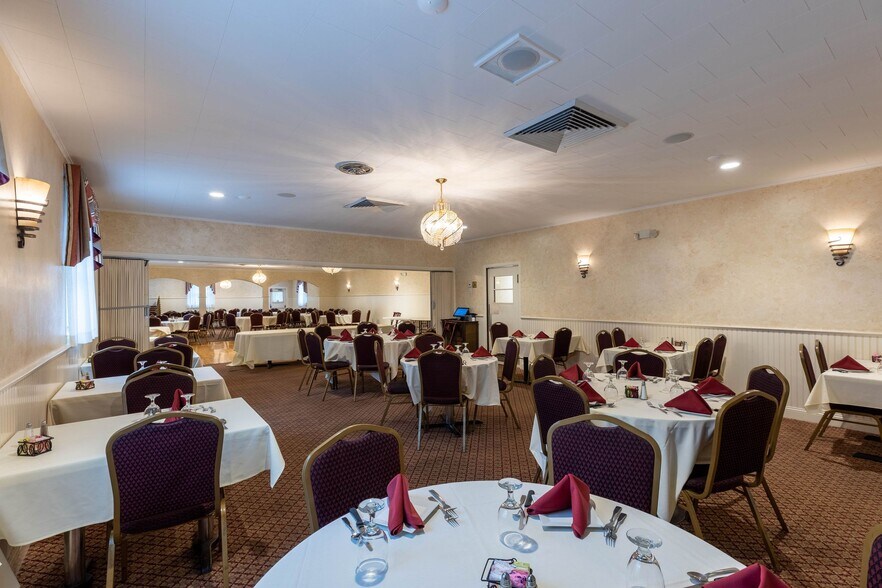 More Photos Of 1428 Center St, Ludlow Restaurant For Sale