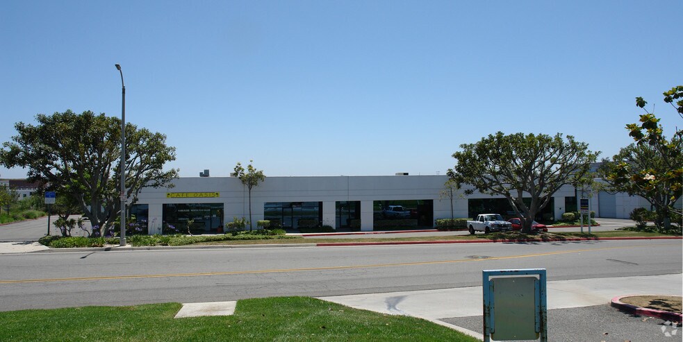 More Photos Of 1175 Park Center Dr, Vista Warehouse For Lease