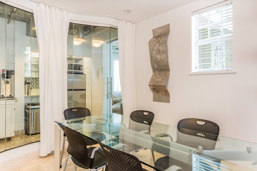 More Photos Of 530 11th St, Miami Beach Loft Creative Space For Sale