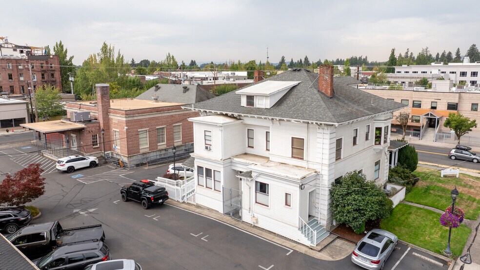 More Photos Of 414 NE Evans St, Mcminnville Office For Sale