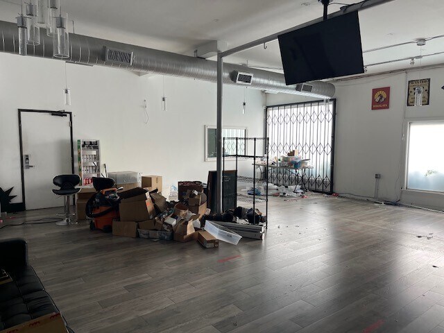 More Photos Of 980 N La Cienega Blvd, Los Angeles Storefront Retail Office For Sale
