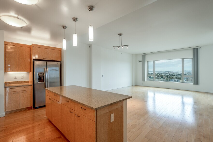 More Photos Of 100 Grand Ave, Oakland Apartments For Lease