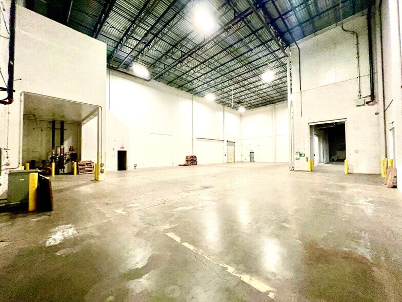 More Photos Of 223 W B St, Colton Manufacturing For Sale