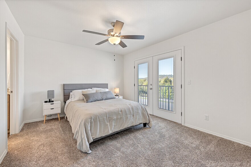 More Photos Of 1512 S Razorback Rd, Fayetteville Apartments For Sale