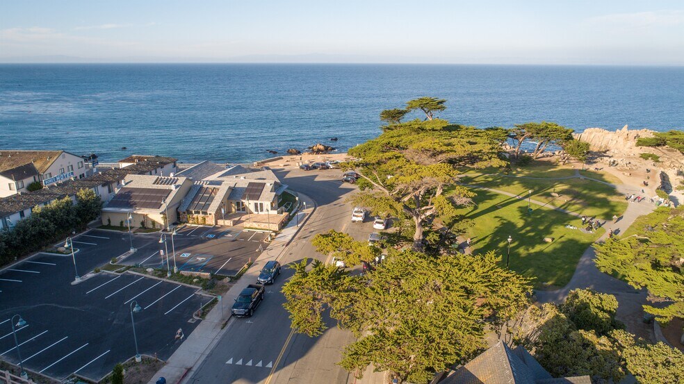 More Photos Of 631 Ocean View Blvd, Pacific Grove Restaurant For Lease