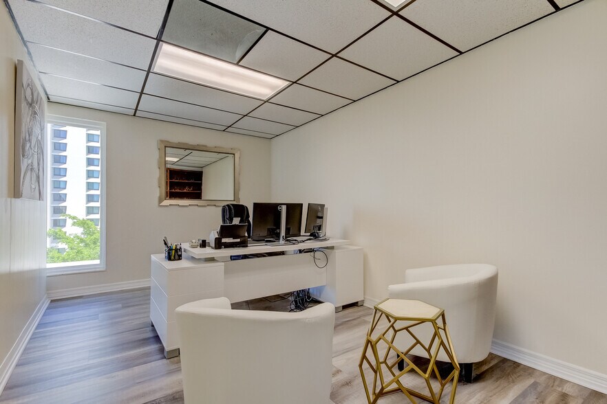 More Photos Of 447 3rd Ave N, Saint Petersburg Office For Lease
