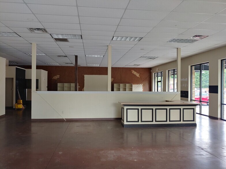 More Photos Of 5847 Far Hills Ave, Dayton Unknown For Lease