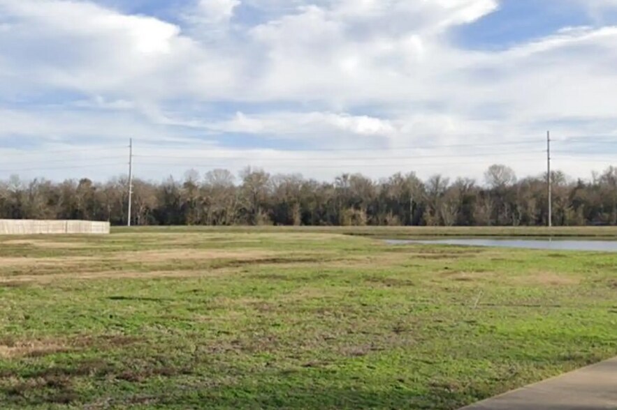 More Photos Of 171 Versailles Blvd, Alexandria Land For Sale