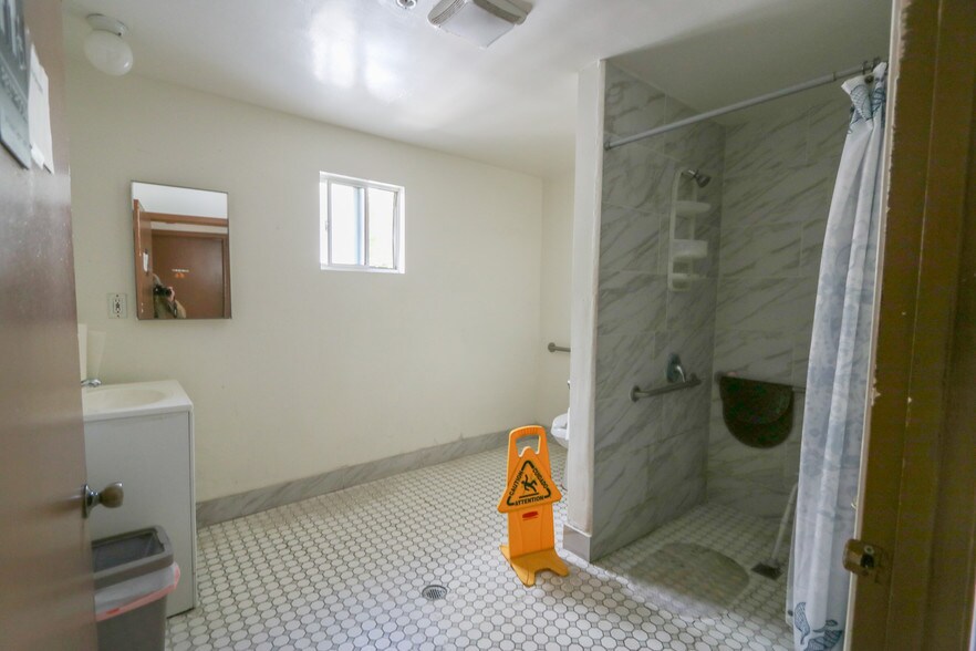 More Photos Of 707 E 7th St, Long Beach Apartments For Sale