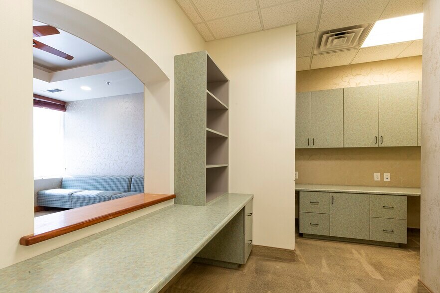 More Photos Of 9045 Bruceville Rd, Elk Grove Office For Sale