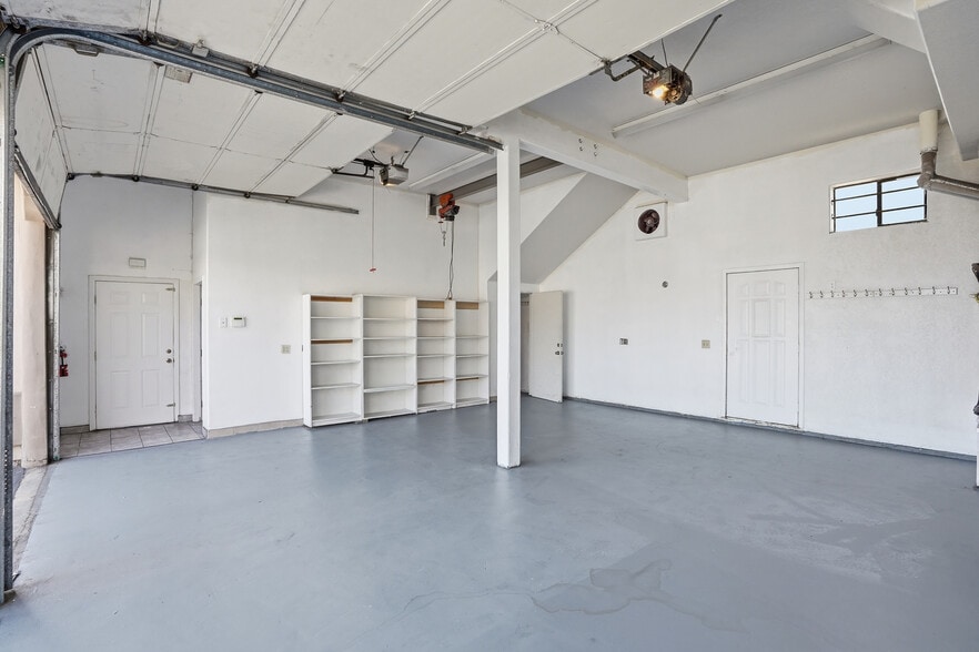 More Photos Of , Santa Maria General Retail For Sale
