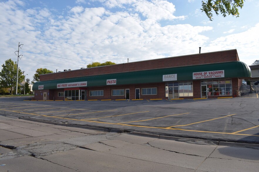 Primary Photo Of 1101-1131 119th St, Omaha General Retail For Lease