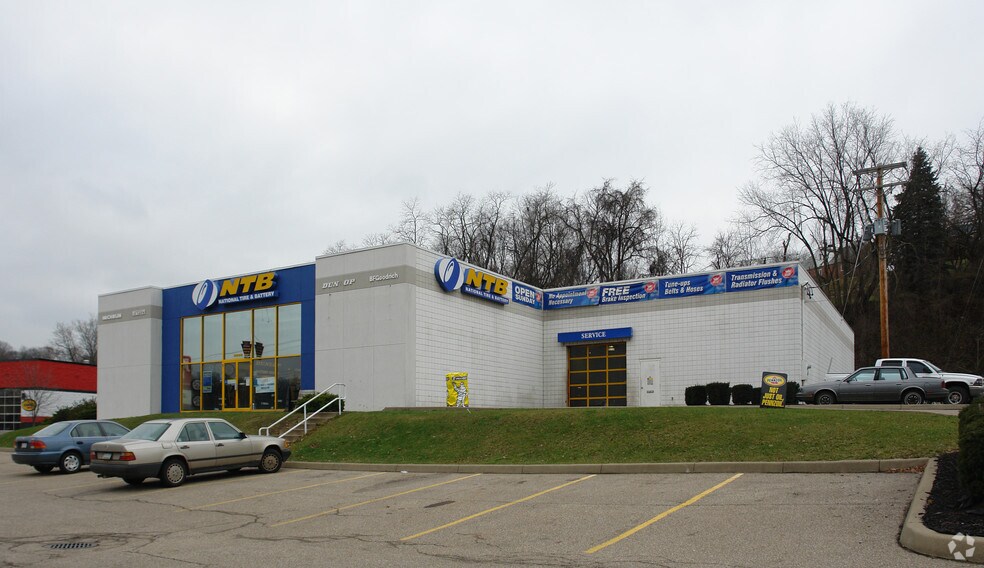 More Photos Of 1900-2010 Greentree Rd, Pittsburgh Unknown For Lease