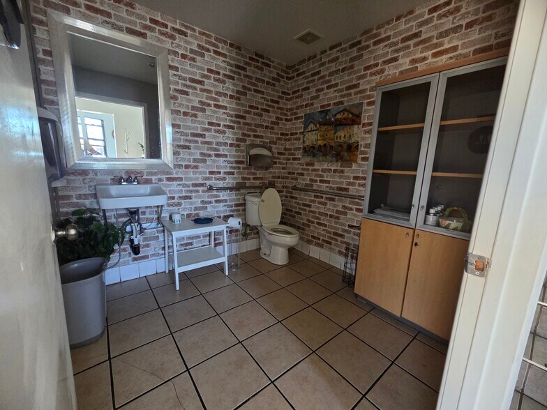 More Photos Of 3051-3055 3/4 Foothill Blvd, La Crescenta Apartments For Lease
