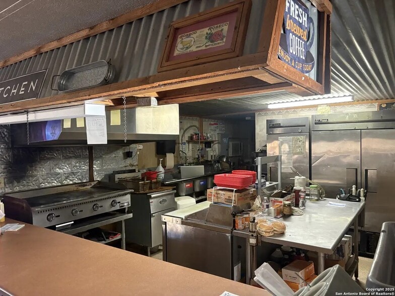 More Photos Of 7116 Texas R 2, Del Rio Convenience Store For Sale
