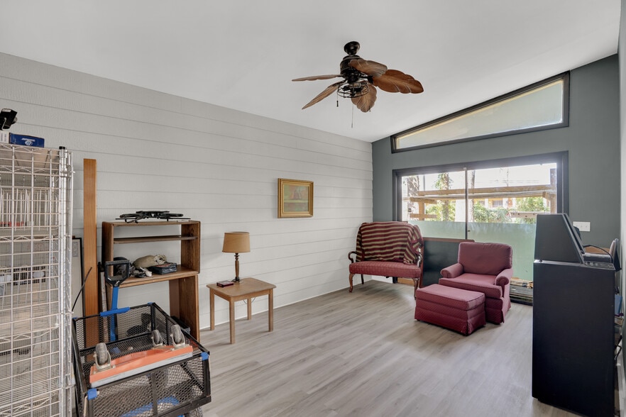 More Photos Of 128 Latonea Dr, Columbia Office Residential For Sale