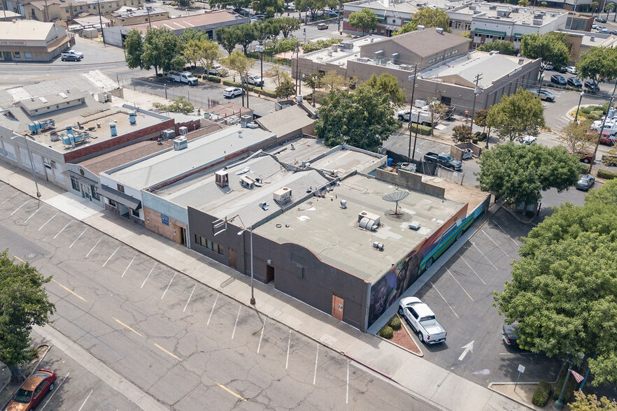 Primary Photo Of 132 S 1st St, Turlock Storefront For Sale