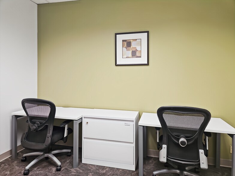 More Photos Of 9465 Counselors Row, Indianapolis Coworking Space