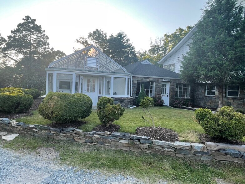 More Photos Of 9066 Baltimore Ave, College Park Storefront Retail Residential For Lease