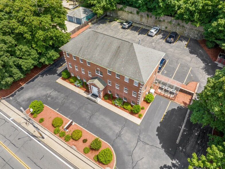 More Photos Of 352 Park Ave, Woonsocket Office For Sale