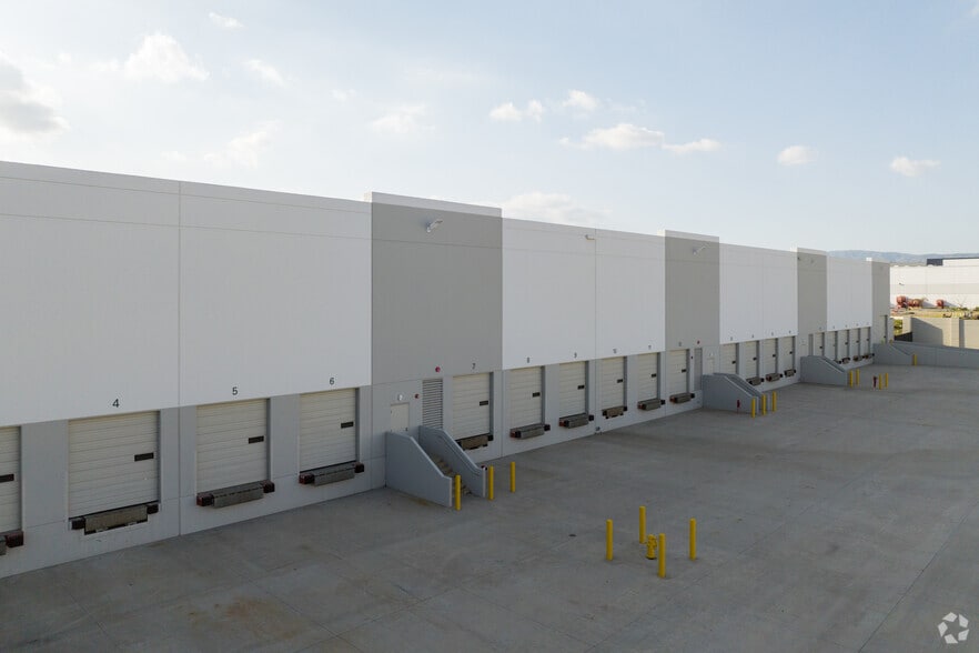 More Photos Of 2000 W BaseLine Rd, Rialto Distribution For Lease