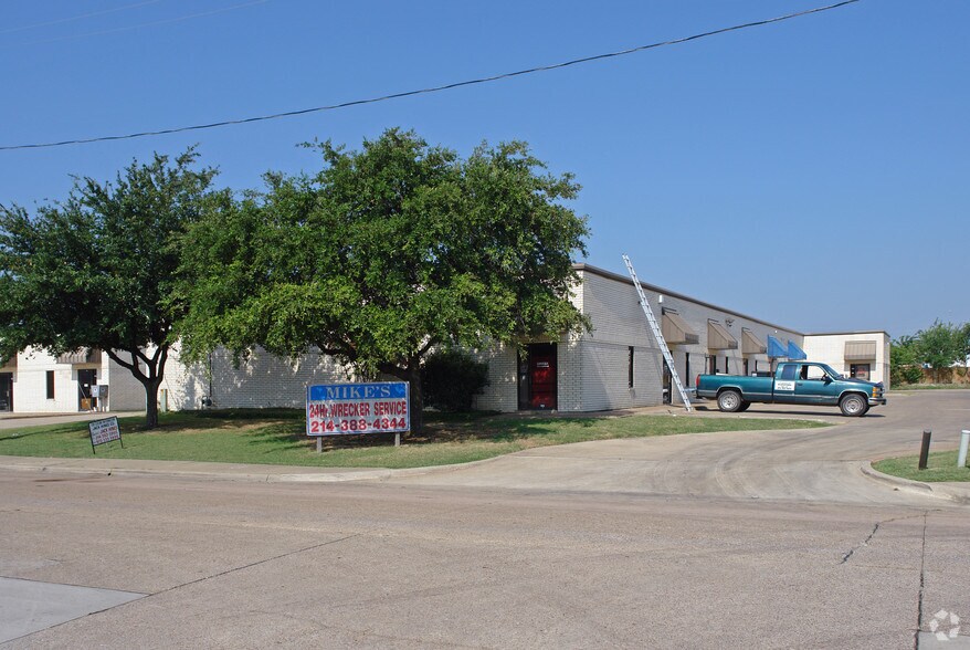 More Photos Of 8160 Moberly Ln, Dallas Light Manufacturing For Lease