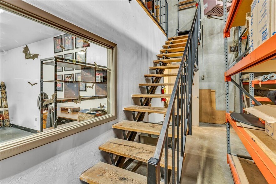 More Photos Of 1401 N Bailey Ln, Tucson Showroom For Sale