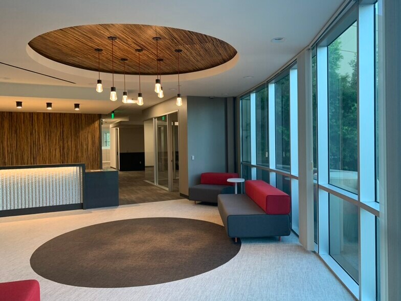 More Photos Of 2 South Pointe Dr, Lake Forest Office For Lease