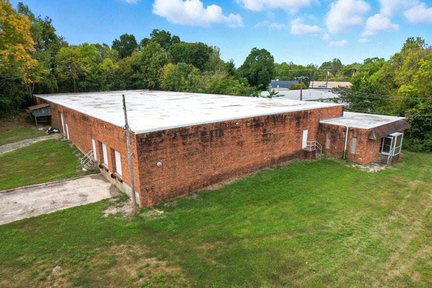 More Photos Of 2429 Ashford Cir, High Point Warehouse For Sale