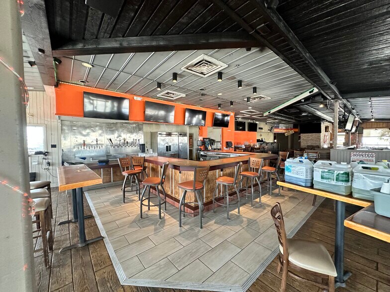 More Photos Of 850 Interstate 10 S, Beaumont Restaurant For Sale