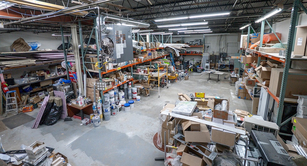 More Photos Of 4400 Pennwood Rd, Brentwood Warehouse For Sale